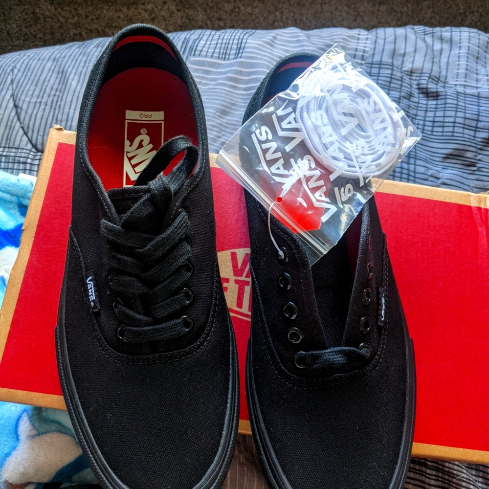 Authentic pros black/black